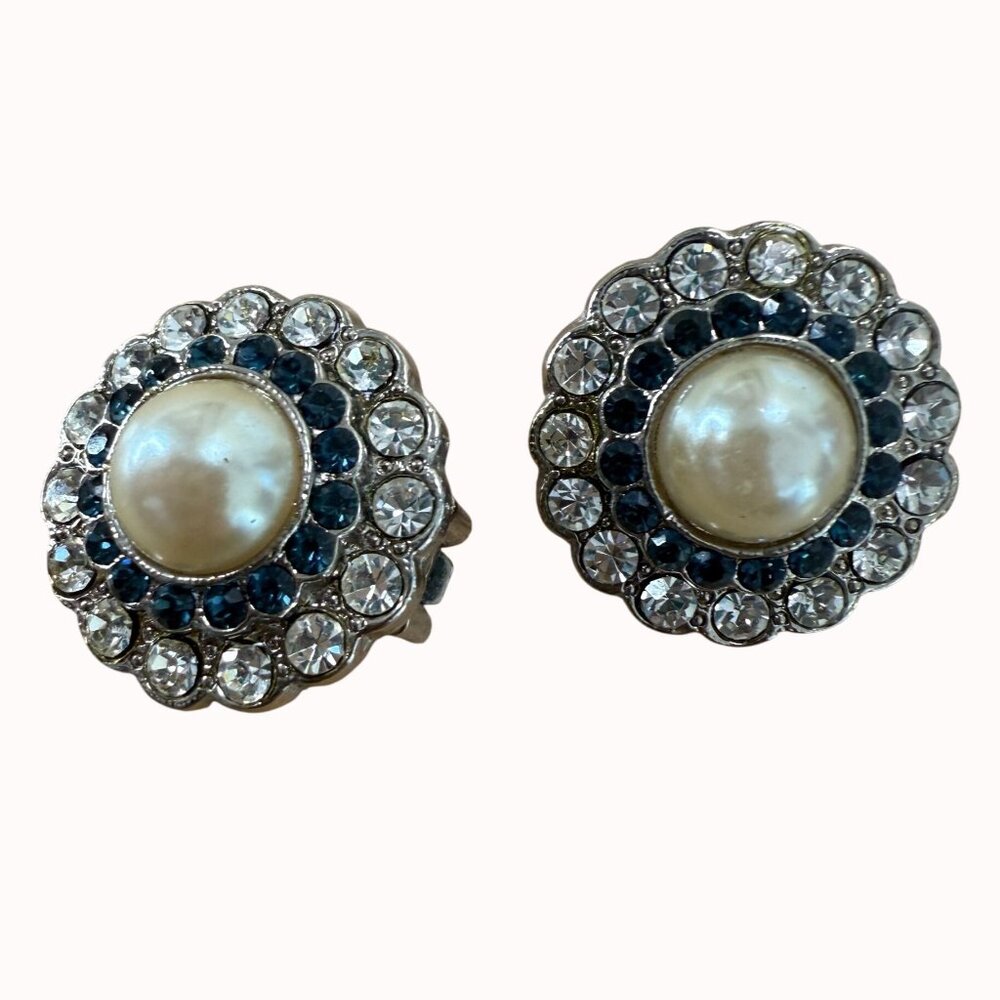 Vintage Pearl & Crystal Rhinestone‎ Clip-On Earrings With Silver-Tone Setting